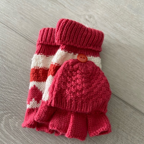 🟡 3/$12🟡 The Accessory Collective Girl’s Gloves - Picture 3 of 6